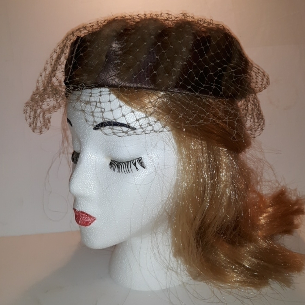 Vintage 1950s rabbit fur lined head piece